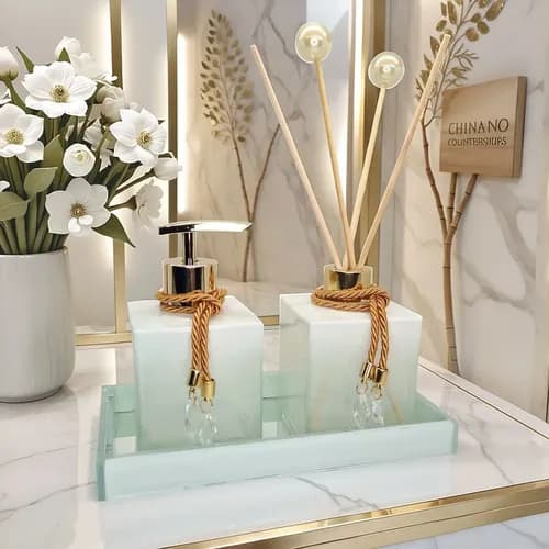 Kit Lavabo Sofisticado Branco Degradê com Dourado (Porta Aromatizador + Bandeja) com Cupom