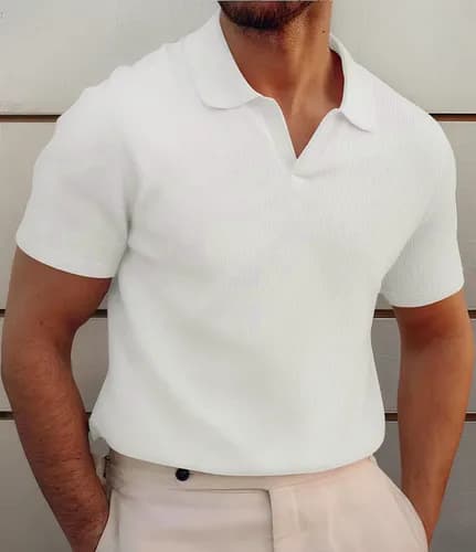 Polo Masculina Minimalista Texturizada Sem Botão