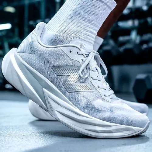 Tênis New Balance FuelCell Rebel v5 Masculino para Corrida - Oferta